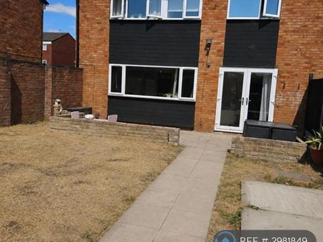 House at Elm Park Close, Dunstable