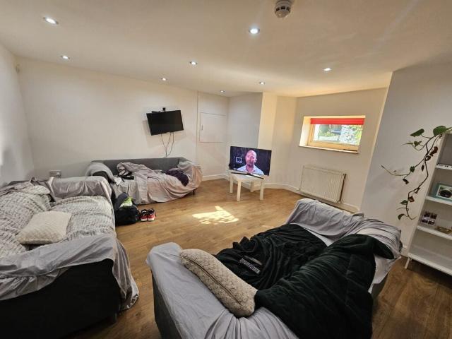 House at Estcourt Terrace, Leeds