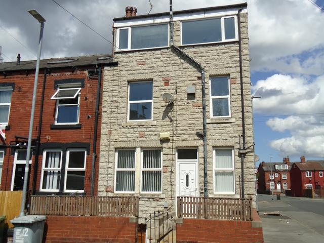 house at Euston Mount, Holbeck, LS11 0BY