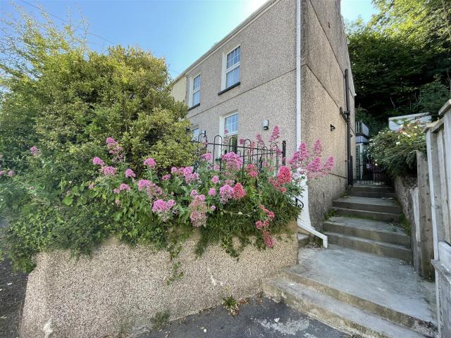 House at Eva Terrace, St Ishmael