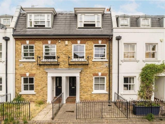 House at Fernbank Mews, Greater London