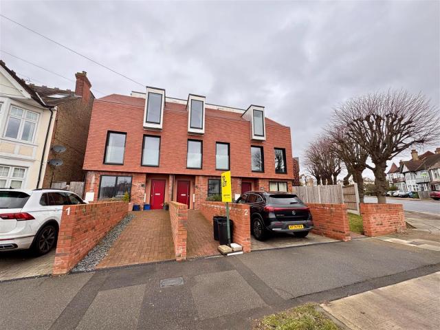 House at First Avenue, Southend on Sea
