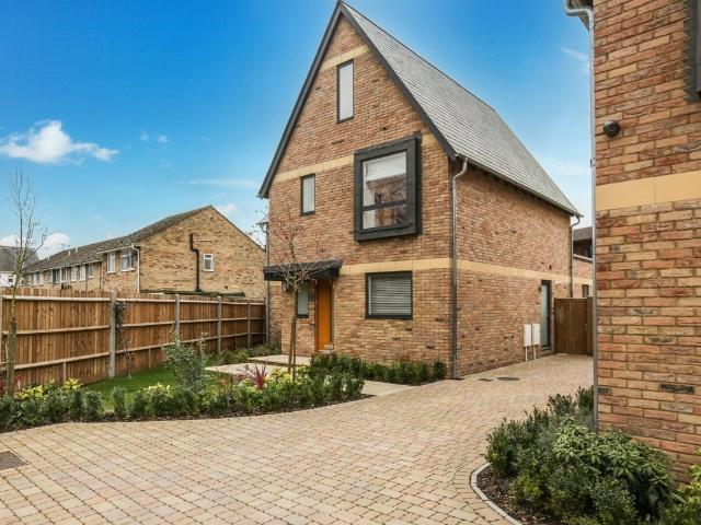 House at Furlong Road, Bourne End