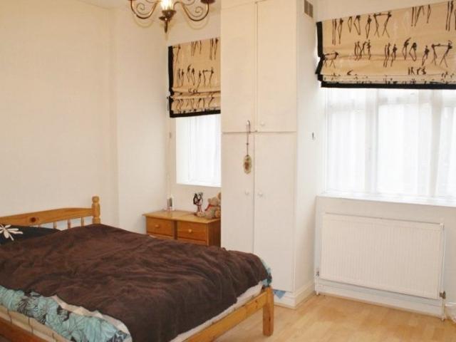 House at Golders Green Road, Greater London