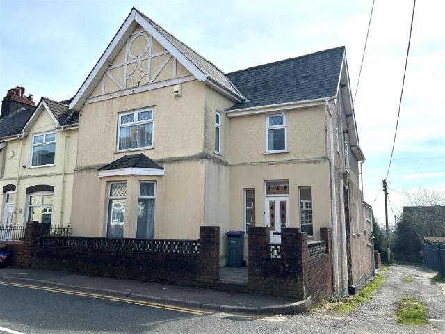 House at Golf Road, Pontypool