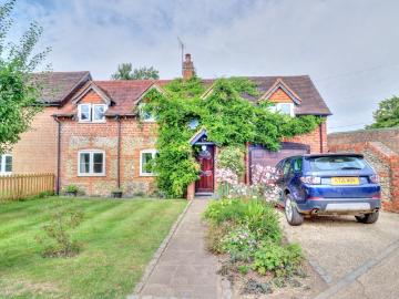 House at Grove Lane, Whelpley Hill