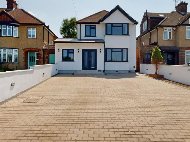 House at Hampermill Lane, Three Rivers