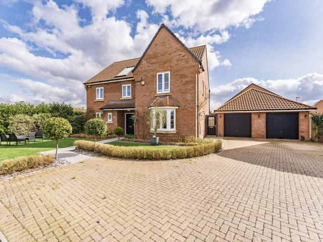 House at Harvey Close, Broadland