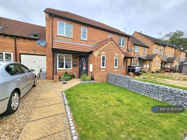 House at Harveys Close, South Holland