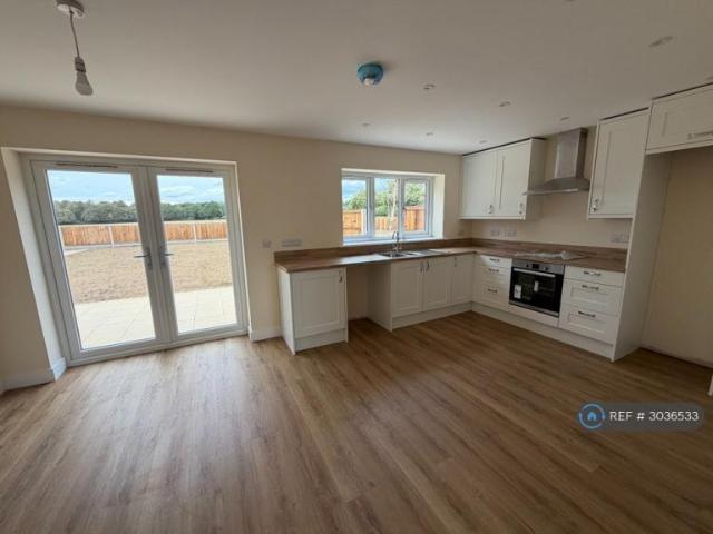 House at Heath Road, Breckland District
