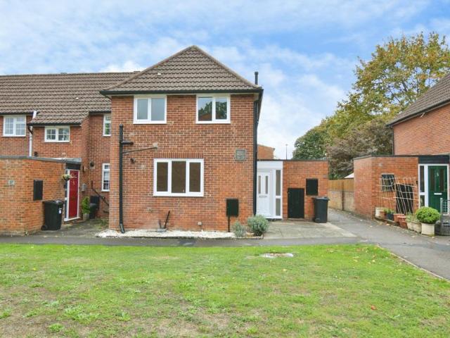 House at Hill Road, Arborfield Green