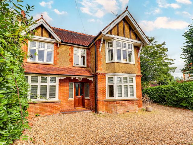 House at Horsham Road, Waverley