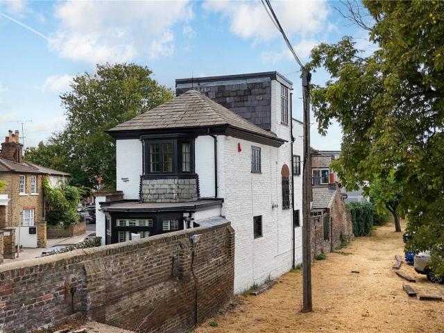 House at Kew Foot Road, Greater London