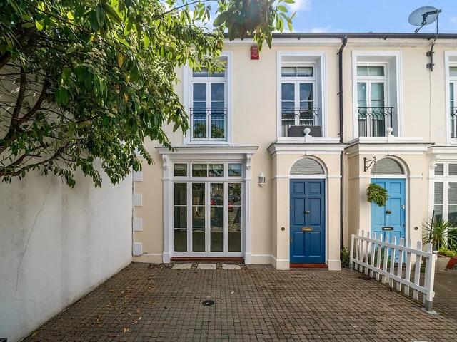 House at Kew Foot Road, London