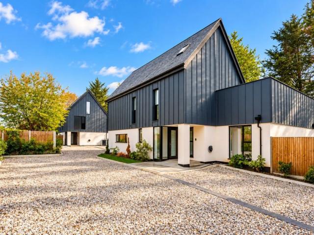 House at Kingfield Green, Woking