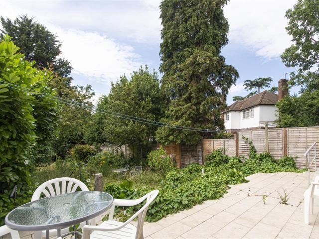 House at Kings Avenue, Greater London