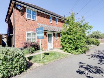 Apartment at Kings Park Drive, Coventry