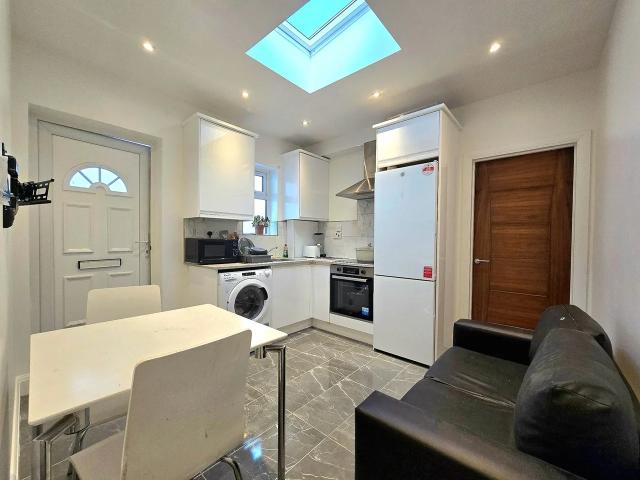Apartment at Kingston Road, Greater London