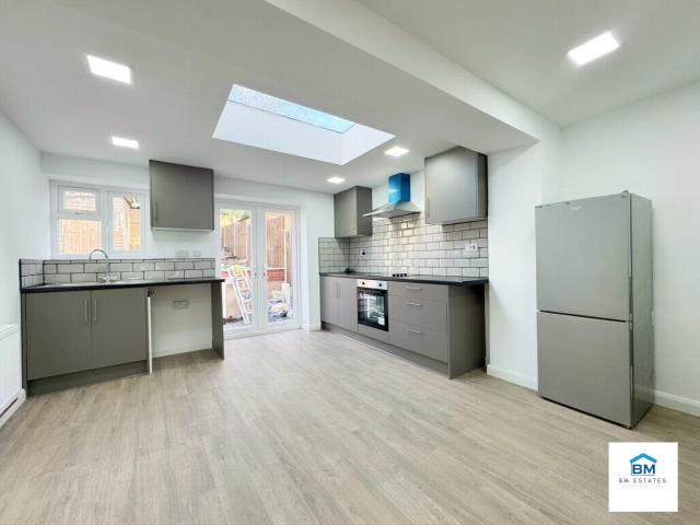 House at Kinsdale Drive, Leicester