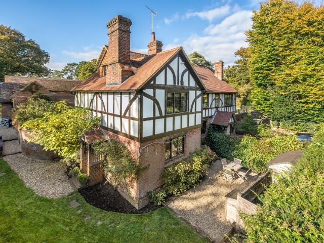 House at Killinghurst Lane, Waverley