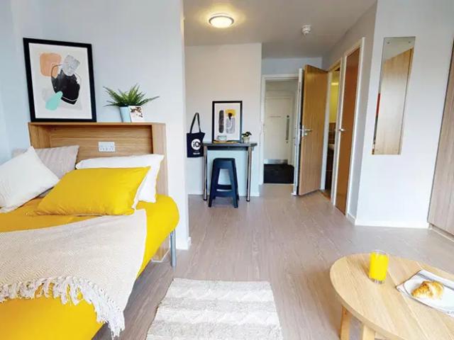 House at Lakeside Way, Greater London