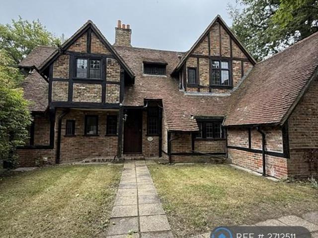 House at Latton Close, Elmbridge