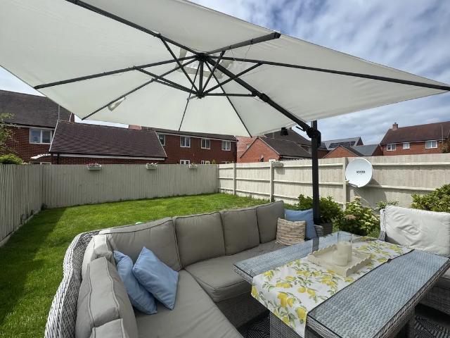 House at Laxton Close, Luton