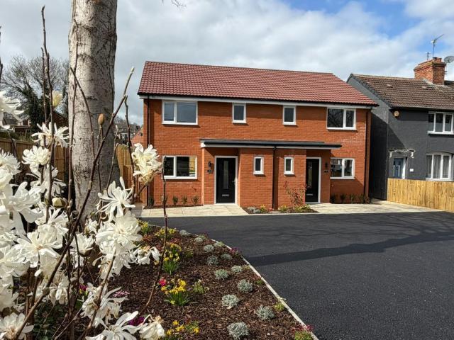 House at Long March, Daventry
