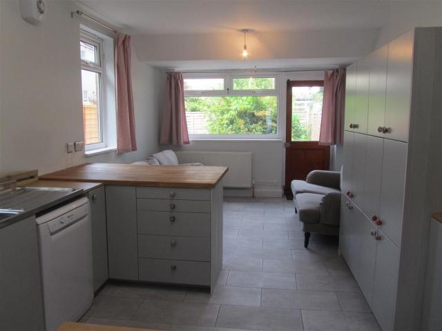 House at Longmead Avenue, Bristol