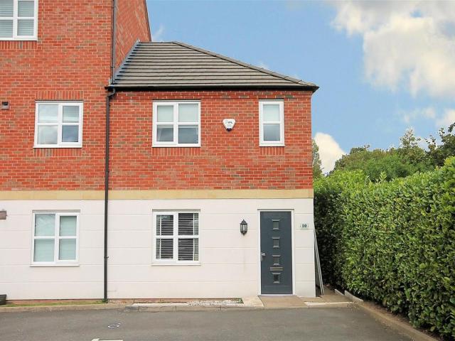 House at Lowes Drive, Tamworth
