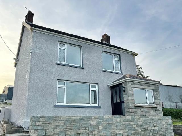 House at M4, Hendy