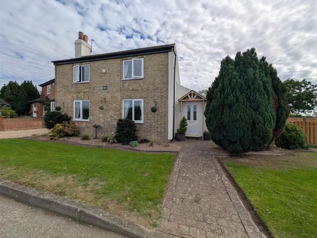 House at Main Street, West Lindsey