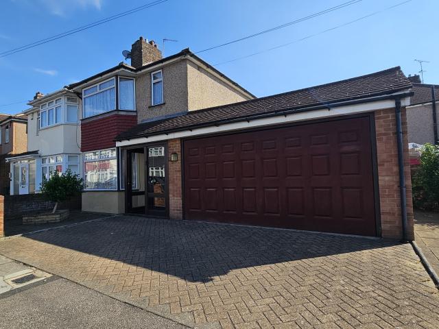 House at Marina Drive, Dartford