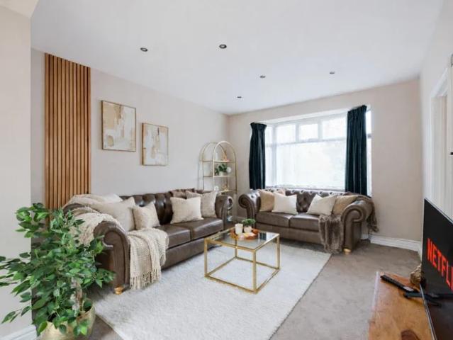 House at Meadow Way, Dorney
