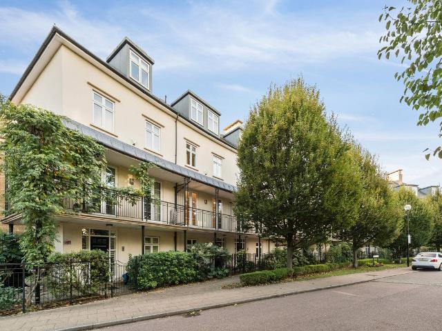 House at Melliss Avenue, Greater London