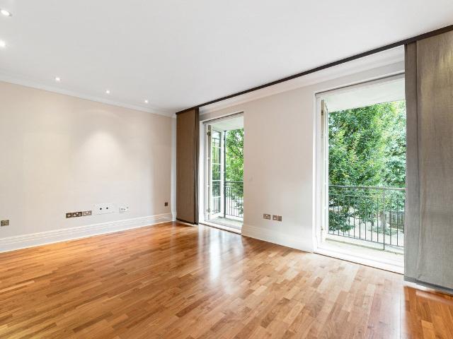 House at Melliss Avenue, Greater London