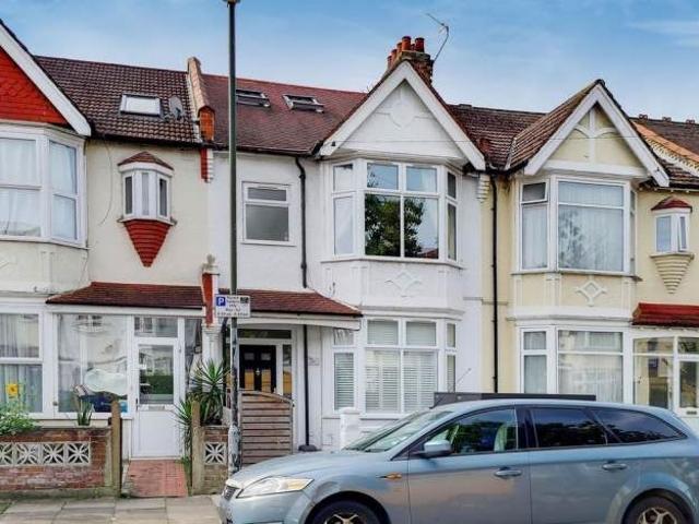 House at Melrose Avenue, Greater London