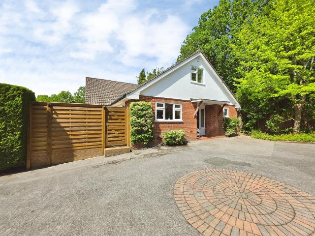 House at Middle Bourne Lane, Waverley