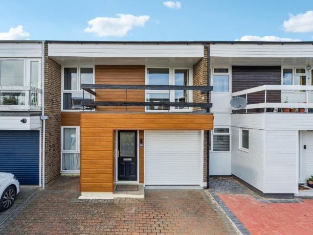 House at Milton Lawns, Chesham Bois