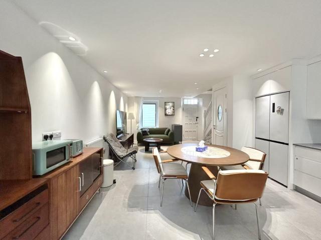 House at Nightingale Grove, Greater London