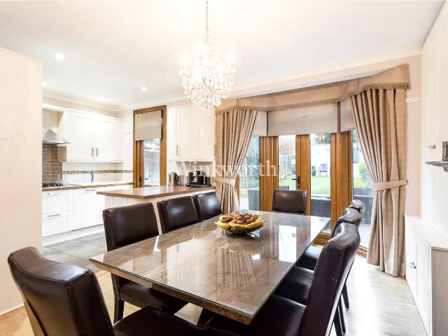 House at Oaktree Avenue, Greater London