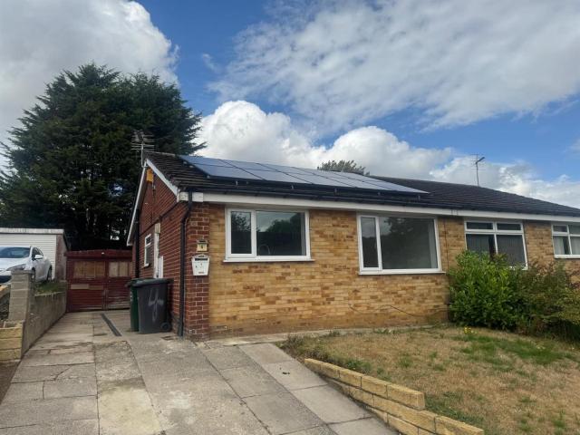 House at Oakdale Drive, Bradford