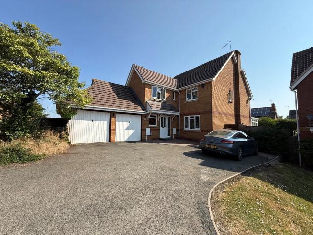 House at Pinkus Close, Worcester