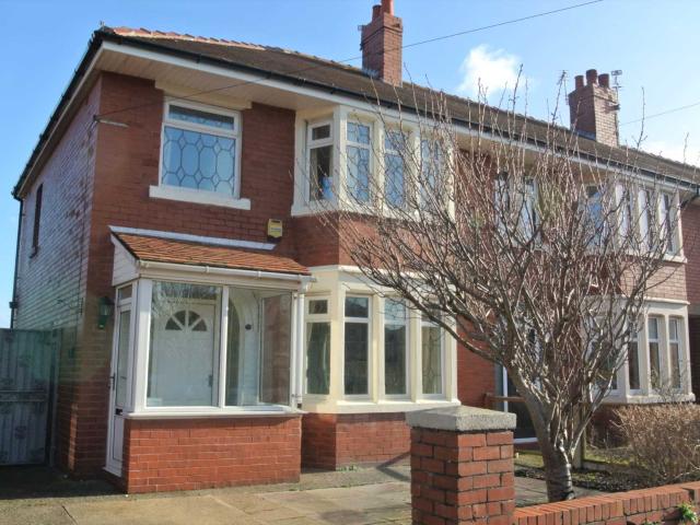 House at Plumpton Avenue, Common Edge