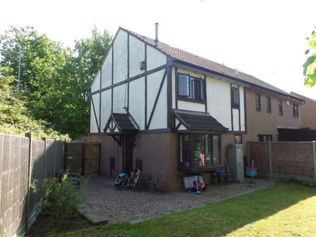 House at Queensbury Close, Bedford