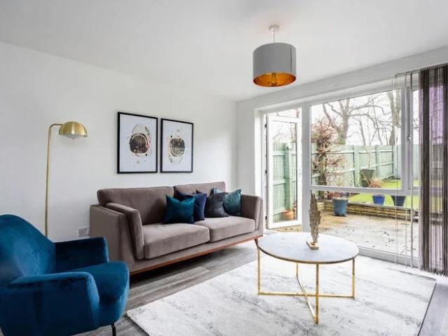 House at Raglan Road, Woking
