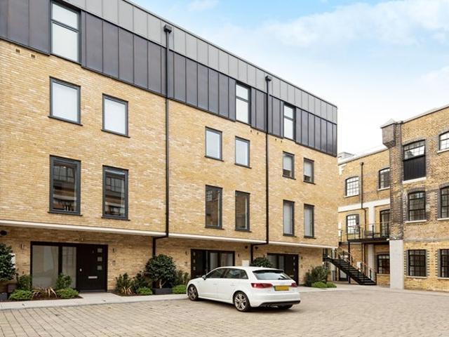 House at Rainville Road, Greater London