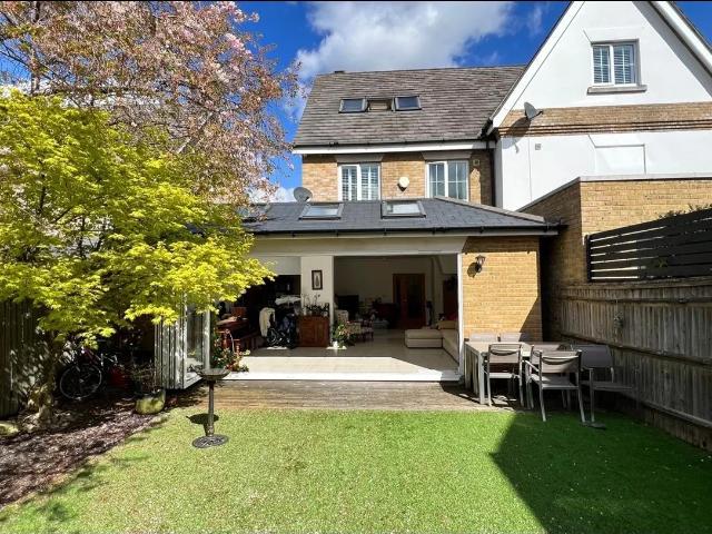 House at Rawlings Close, Greater London