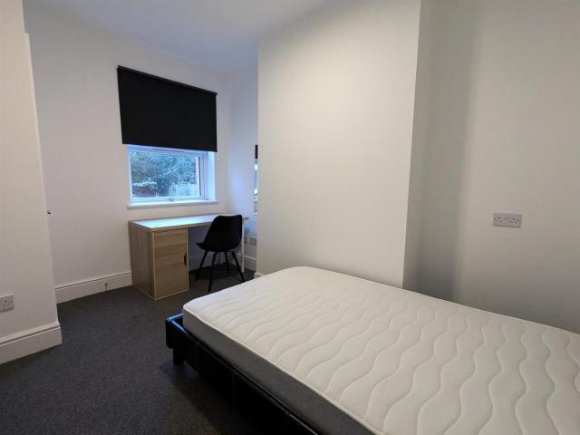 house at Room 2, 25 Beeston Road Dunkirk Nottingham