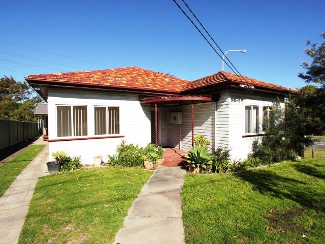 house at Room 3/21 Wilkinson Avenue, Birmingham Gardens NSW 2287
